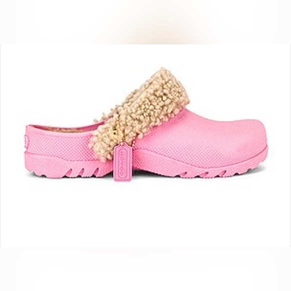 Cozy Pink Lola Women's Clogs - Picture 1 of 5